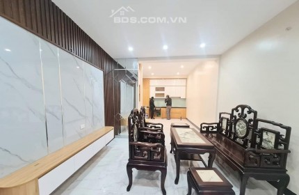 Giếng Mứt-Bạch Mai: 50m ra phố, 43m*6tầng, giá 5.5tỷ